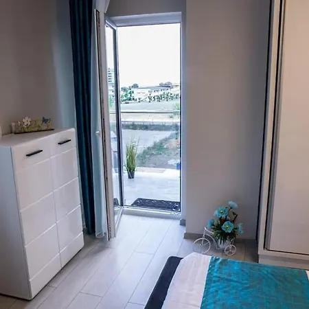 Tropical Sun Apartment Năvodari